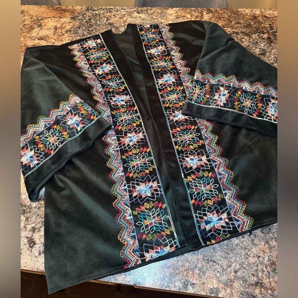 Dark Green Embroidered Velvet Kimono Jacket - Picture 2 of 12